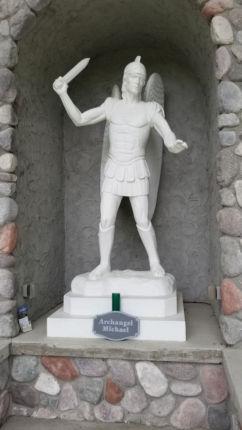 Give The Statues Room In Photos