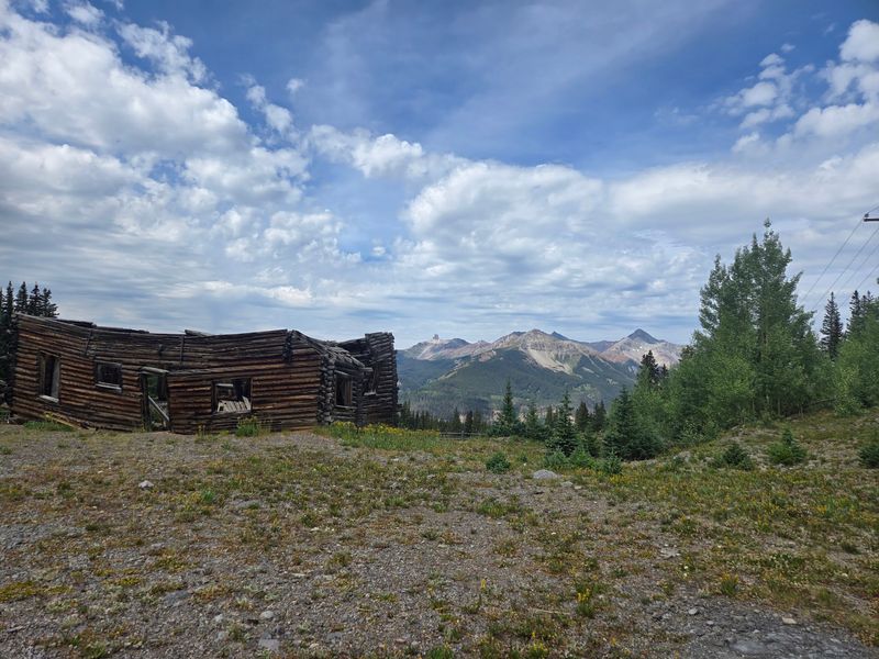 Gold Kept This Mountain Town Busy For Seven Decades Gold Kept This Mountain Town Busy For Seven Decades