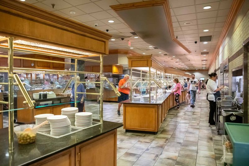 Shady Maple Smorgasbord – East Earl's Expansive Excellence