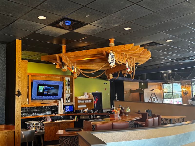 Golden Crab, Champaign