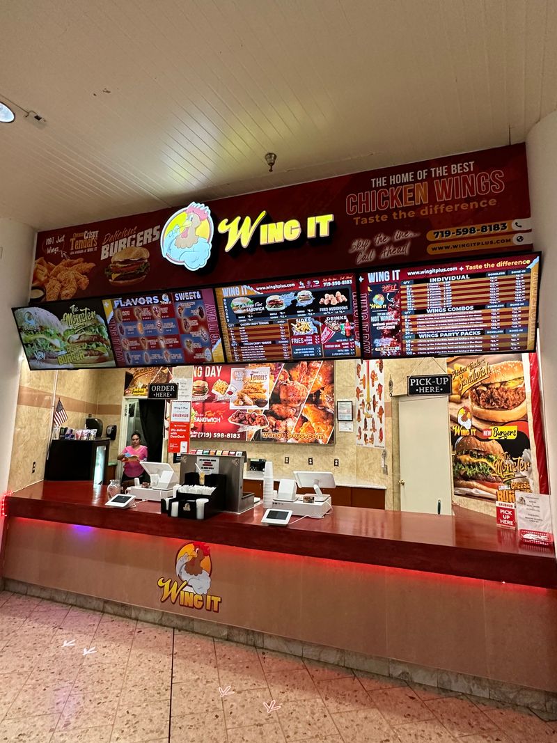 Wing It Plus at the Chapel Hills Mall