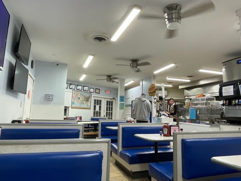 Counter-Service Charm With Zero Pretense