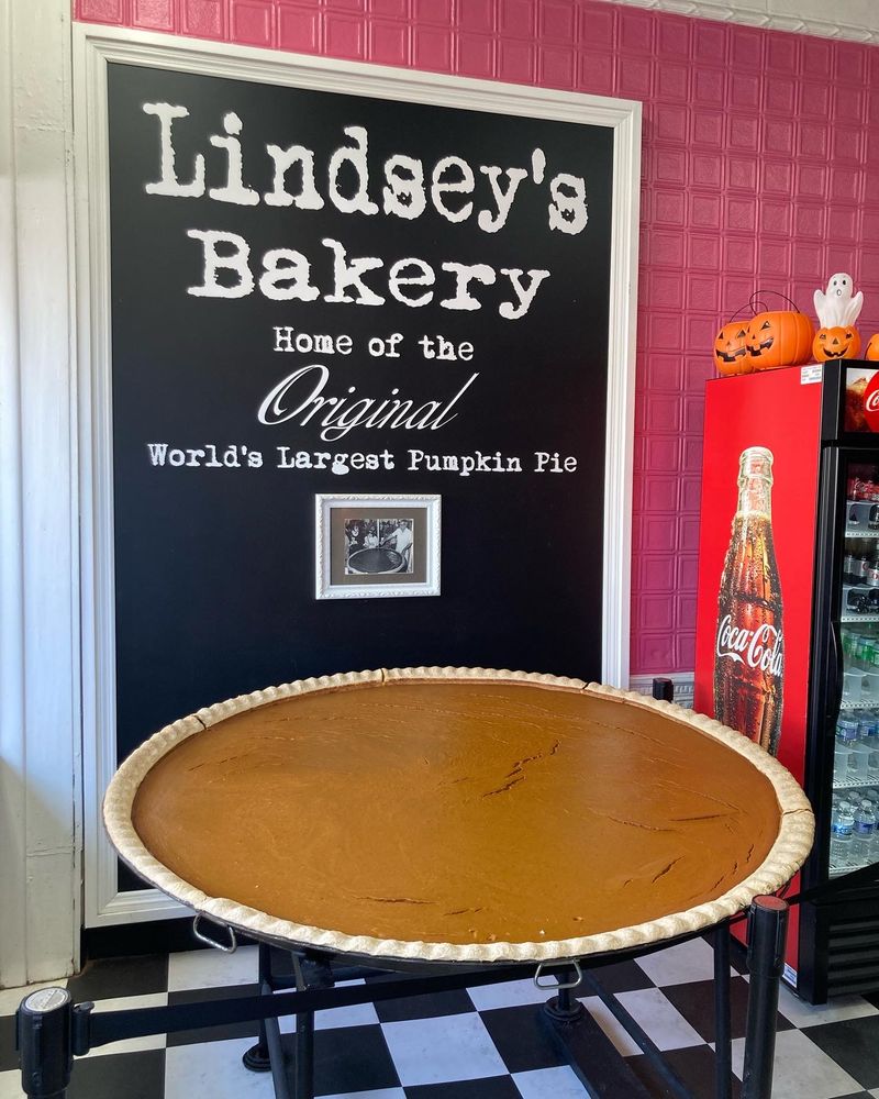 Good Luck Walking Past Lindsey's Giant Pumpkin Pie