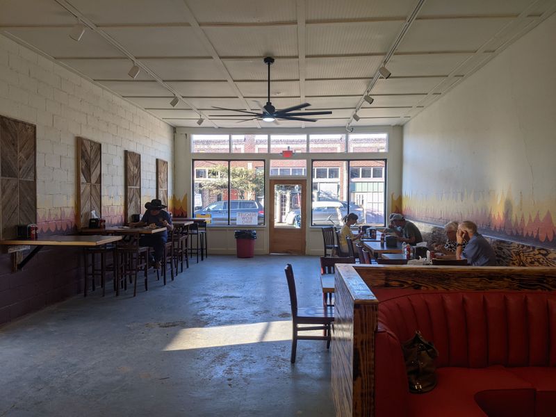 Biscuit Row BBQ, Helena