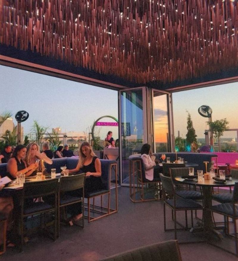 Mandrake Rooftop, Columbus