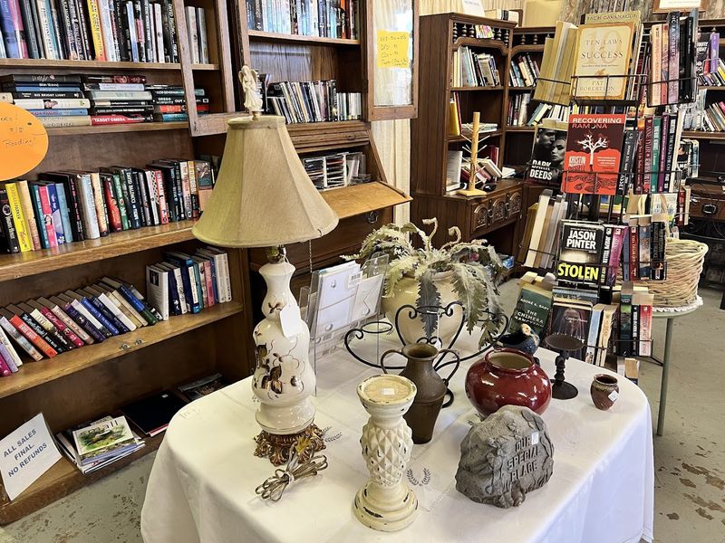 This And That Thrift Shoppe, Fort Smith