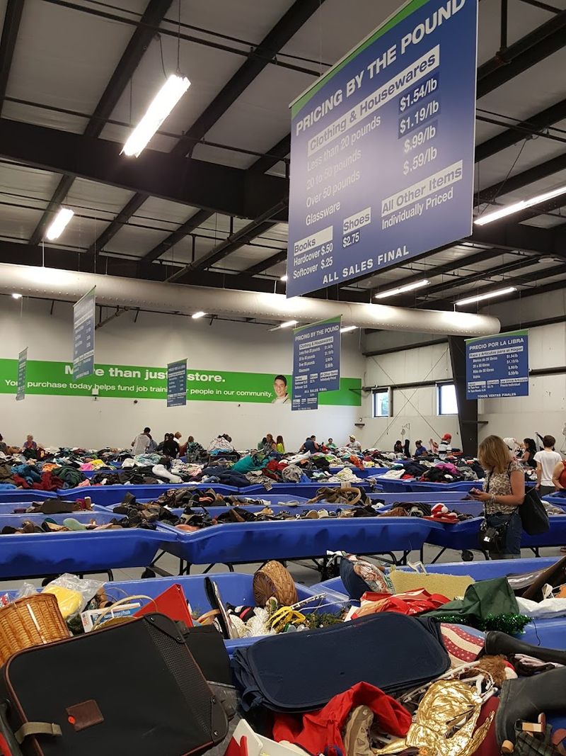 Goodwill Outlet Center and Donation Center, Reading