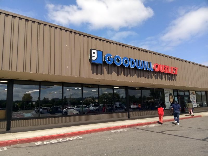 Goodwill Outlet, Kent