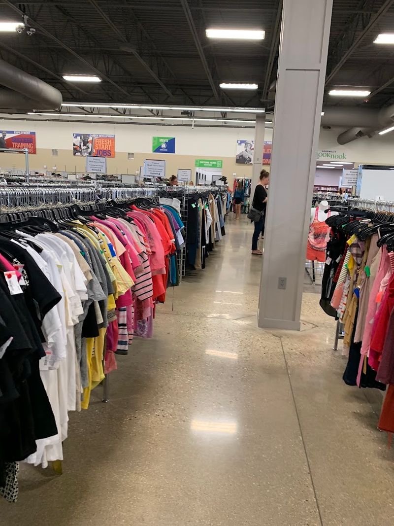 Goodwill Superstore (Rockford)
