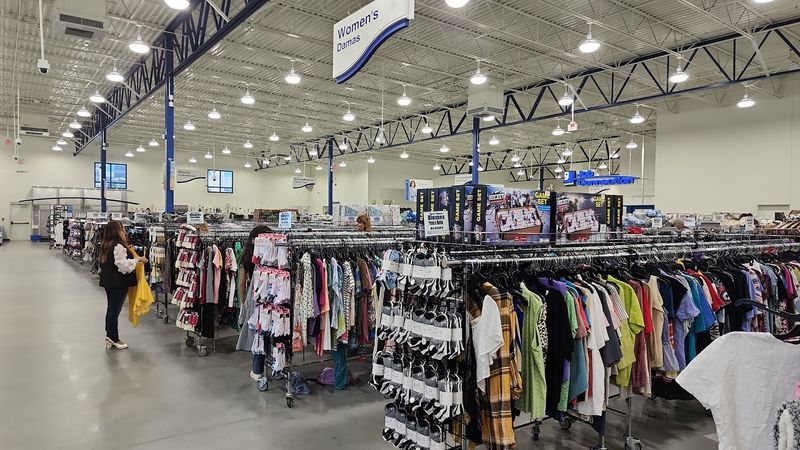 Goodwill Riverview Superstore 