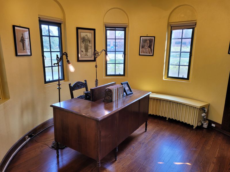 The Castle That Ray Built, Ovid