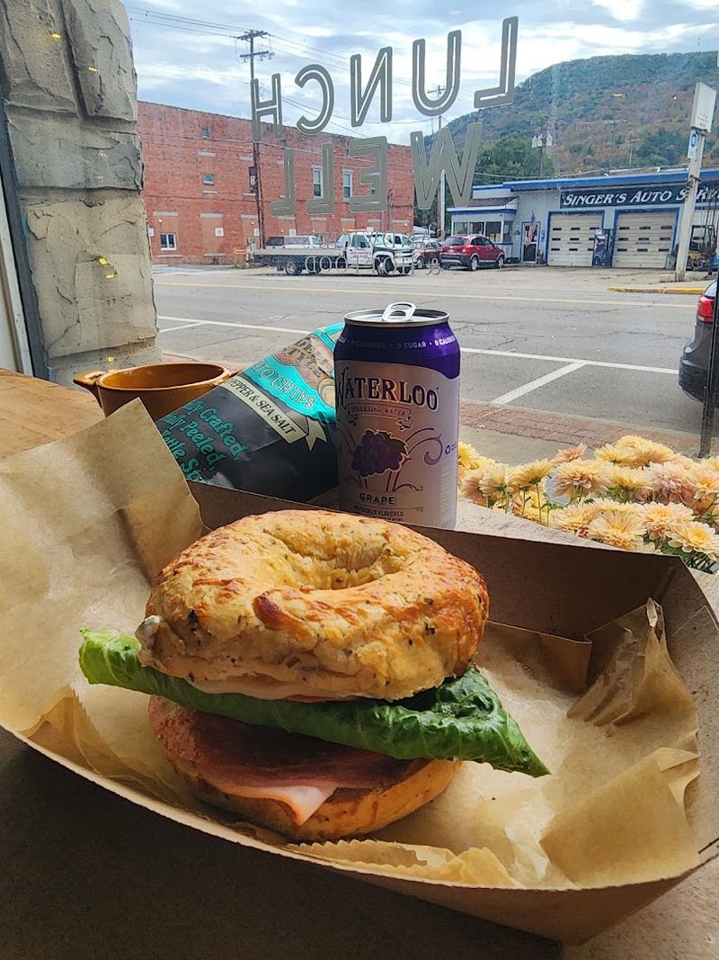 Grab-And-Go Lunches That Actually Make Sense Grab-And-Go Lunches That Actually Make Sense