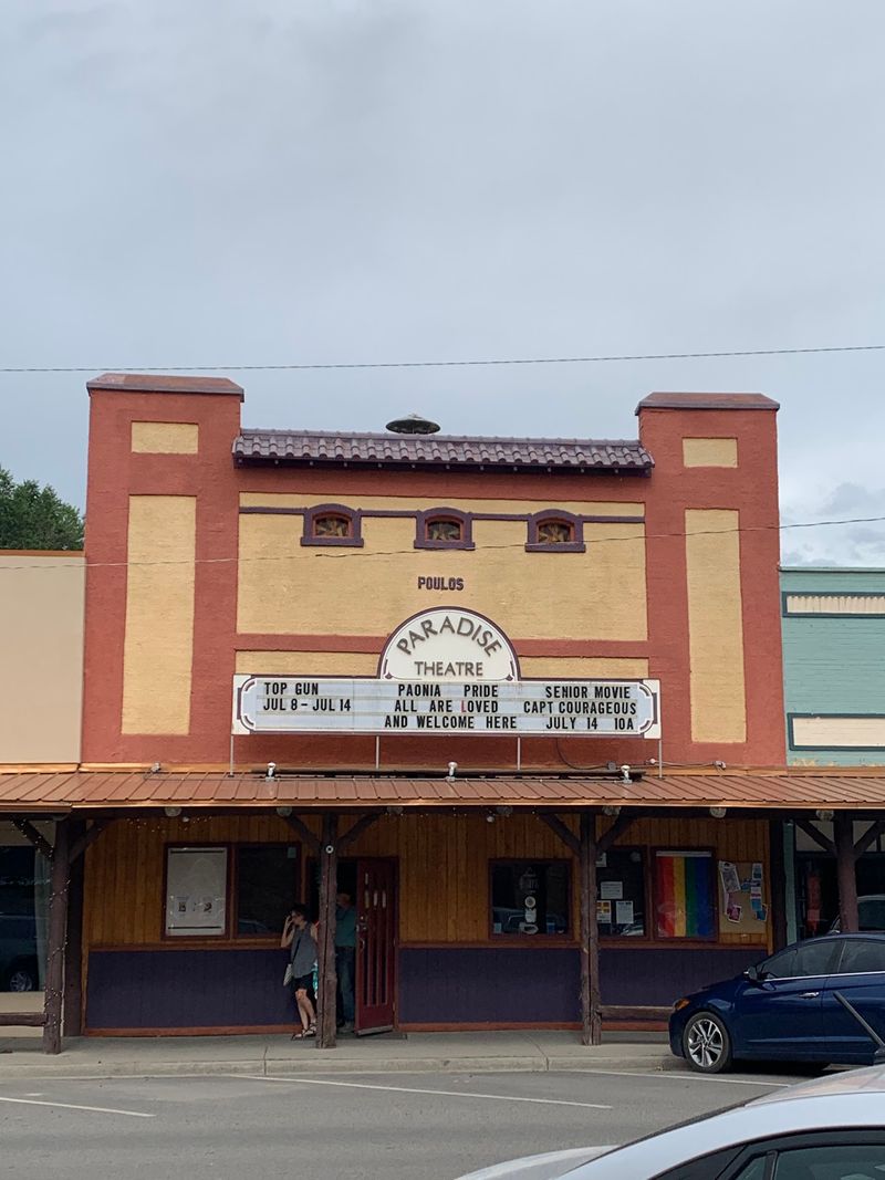 Grand Avenue Makes The Town Easy To Read