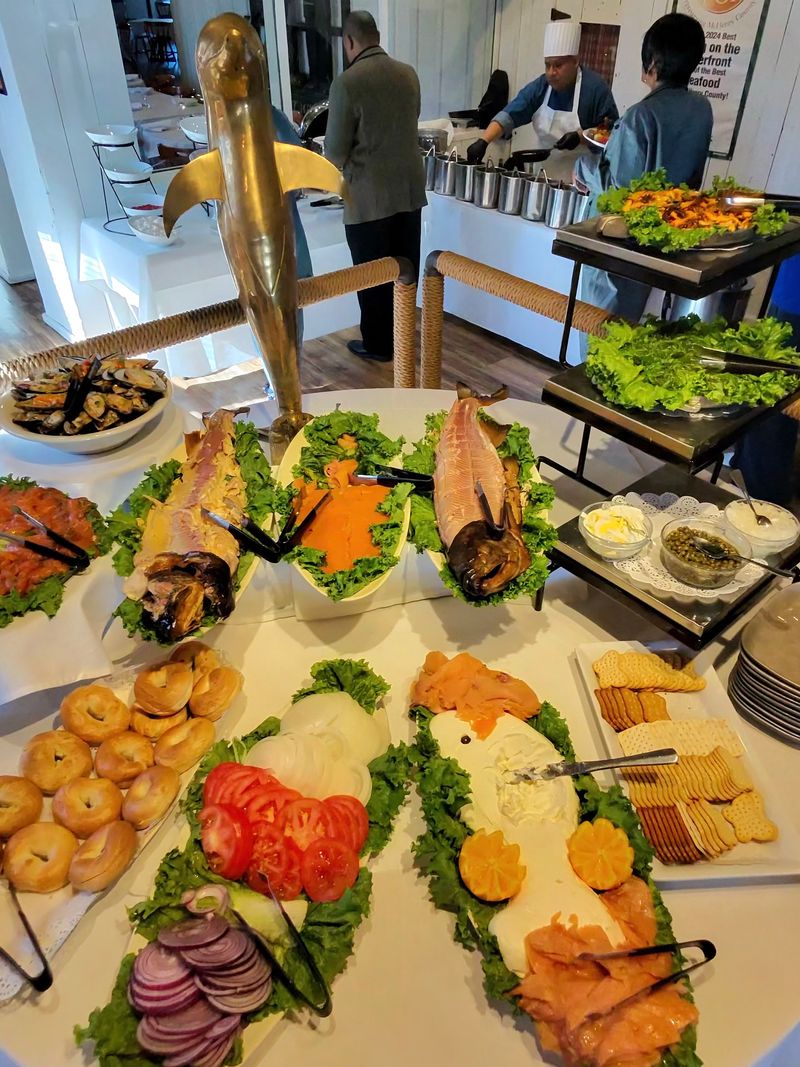 Port Edward Restaurant – Algonquin (Sunday Brunch Buffet)