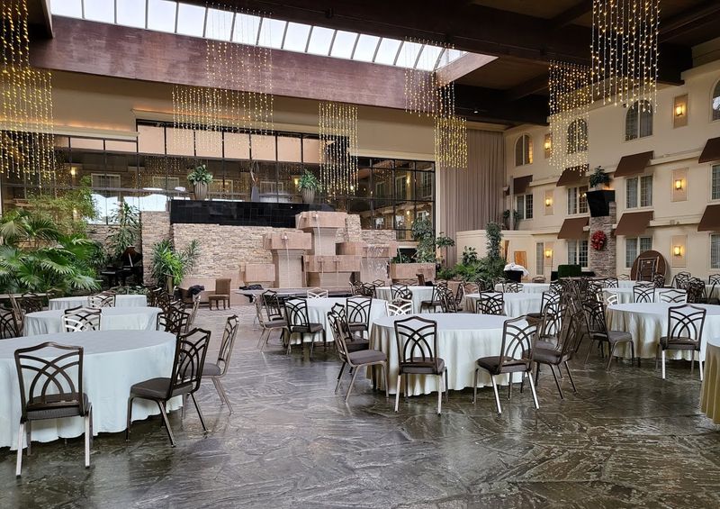 Arthur's Terrace Restaurant (Eden Resort & Suites)