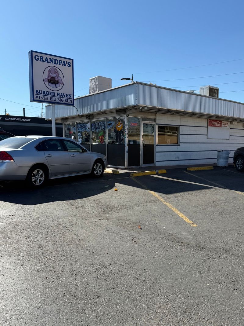 Grandpa's Burger Haven, Denver