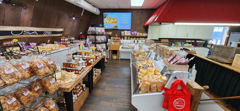 Grandpa's Cheesebarn And Sweeties Chocolates, Ashland