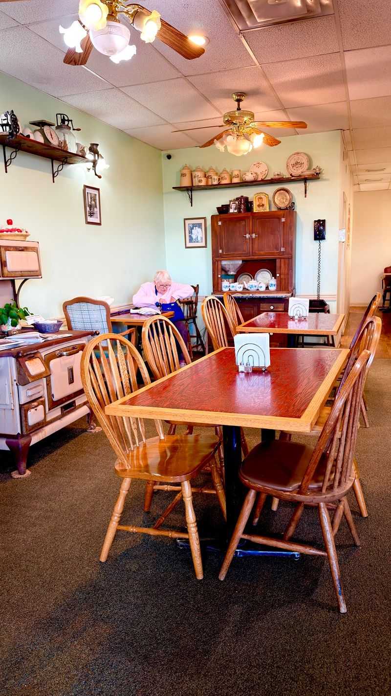 Granny Scott's Pie Shop
