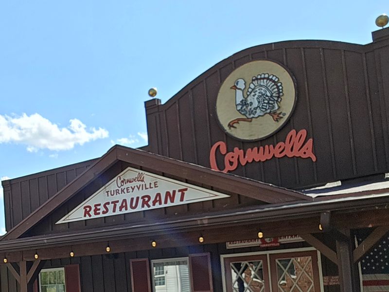 Cornwell’s Turkeyville USA