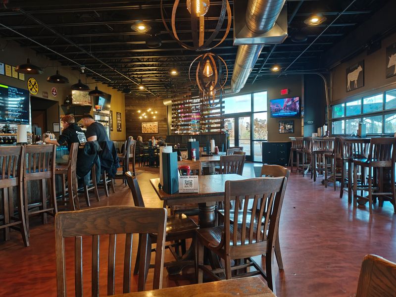 Summit Smokehouse & Tap Room, Mount Pleasant