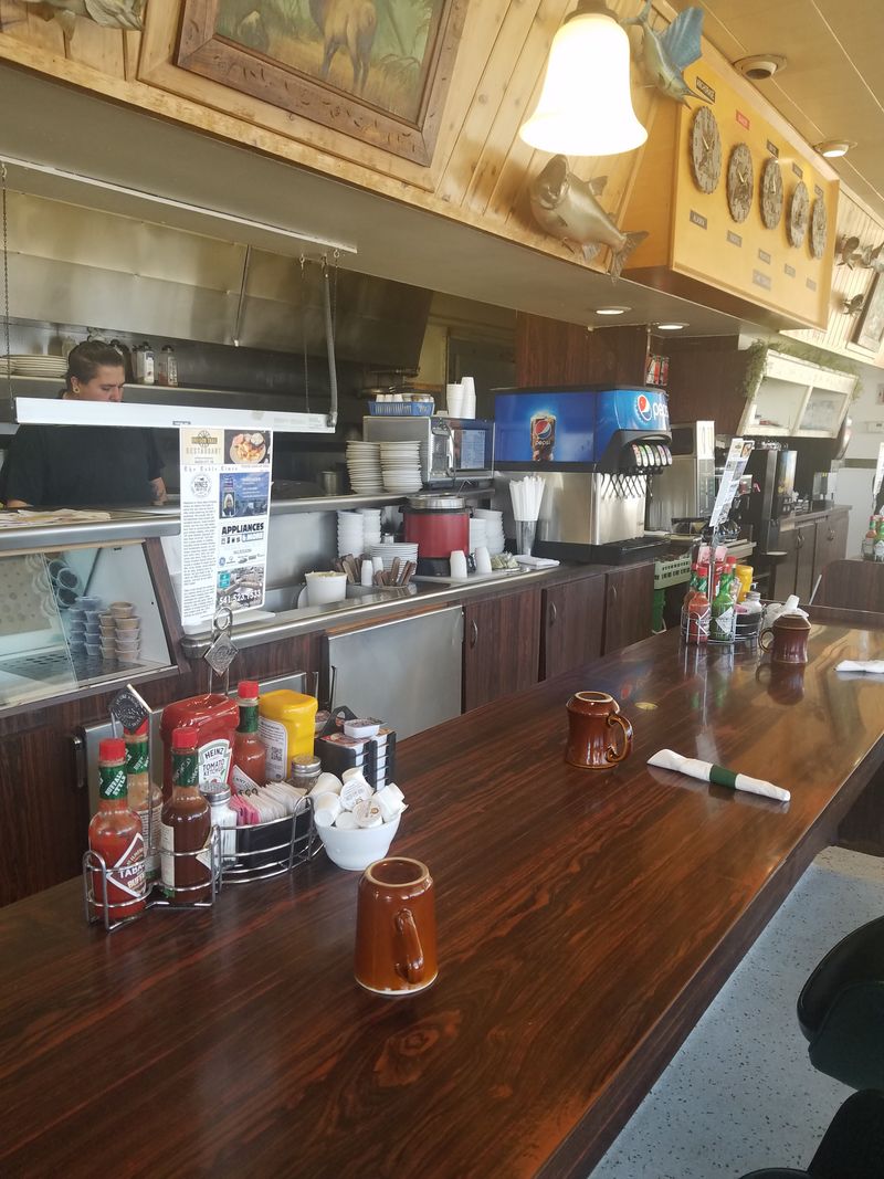 Servers Who Know Your Refill Speed