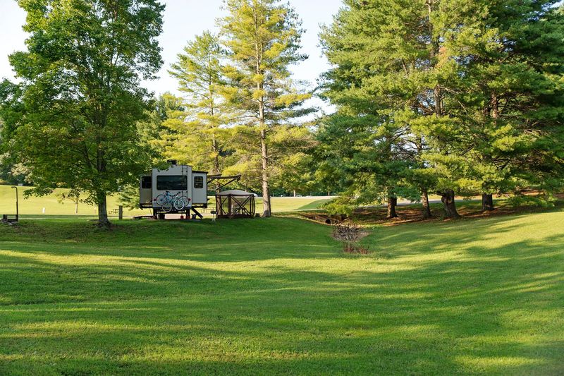 Island View Restaurant – Dale Hollow Lake State Resort Park, Burkesville