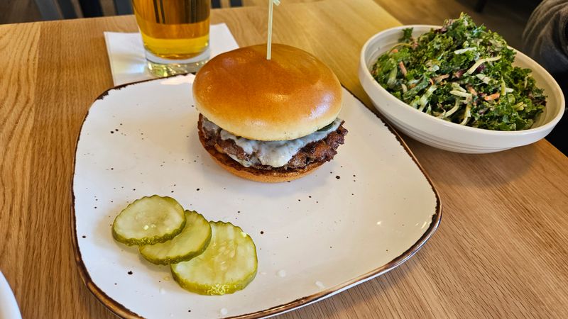 Truland Burgers & Greens (Oracle/Ina) - Tucson