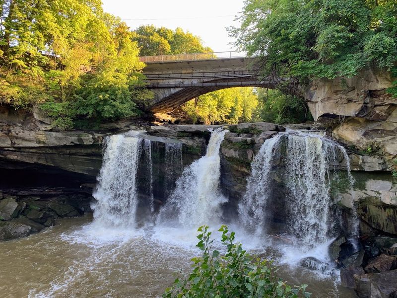 Cascade Park ledge trails, Elyria, Ohio