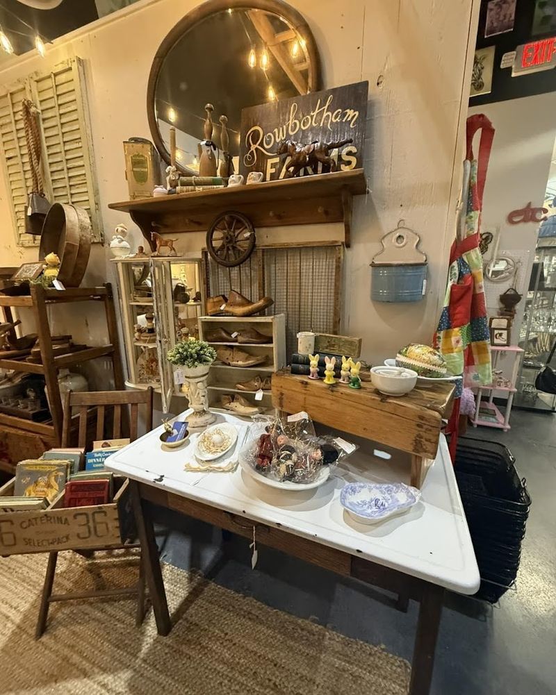 Great Lakes Antiques Boutique, Antioch