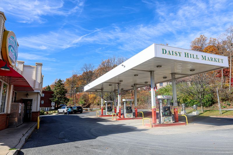 Daisy Hill Kitchen & Grill