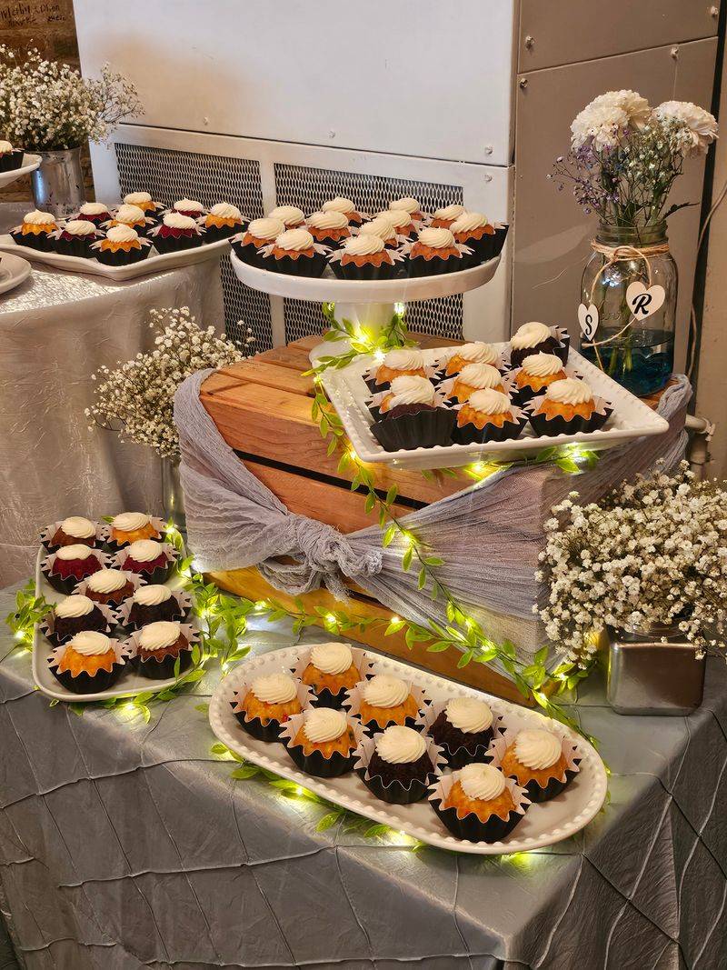 Freshly Filled Cannoli Finale