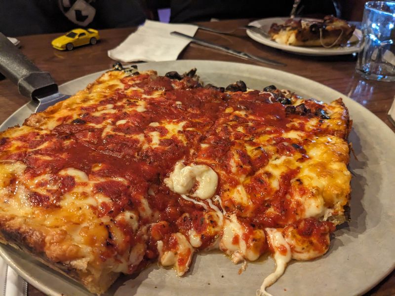 Loui’s Pizza, Hazel Park