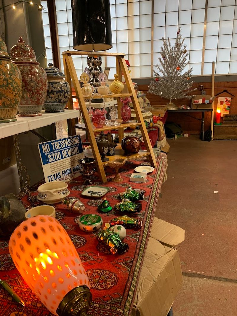 Royal Oak Antiques & Collectibles Flea Market, Royal Oak