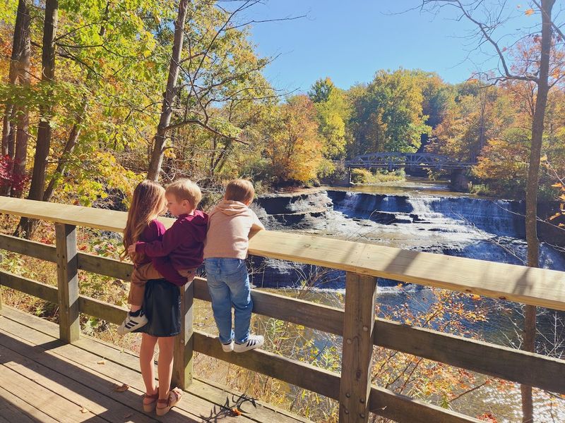Paine Falls Park trail, Leroy Township, Ohio