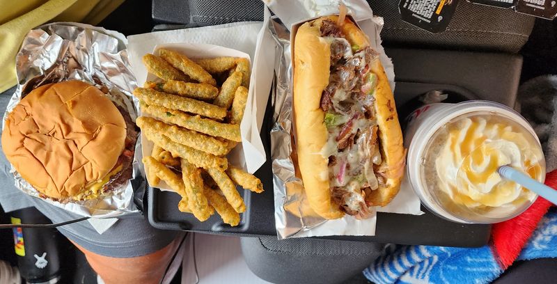 Griddled Burgers Suit A Window-Down Lunch Griddled Burgers Suit A Window-Down Lunch