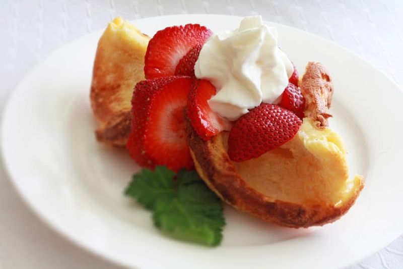 Popovers with Strawberry Butter