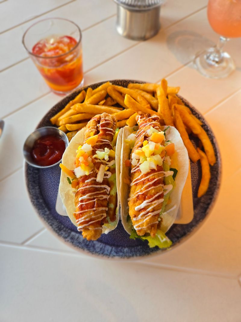 U-Tiki Beach at Jupiter Inlet Marina – Jupiter