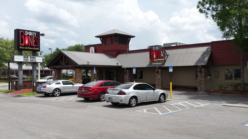 Smokey Bones Bar & Fire Grill – Fashion Square, Orlando