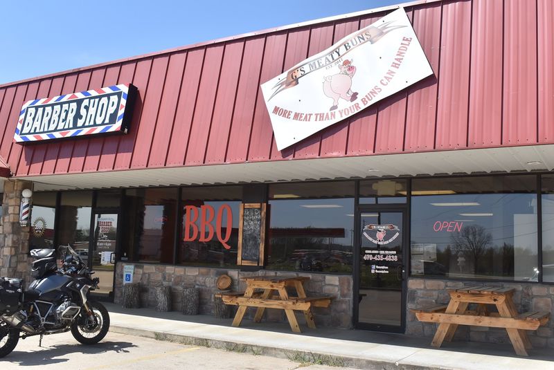 G’s Meaty Buns, Fayetteville