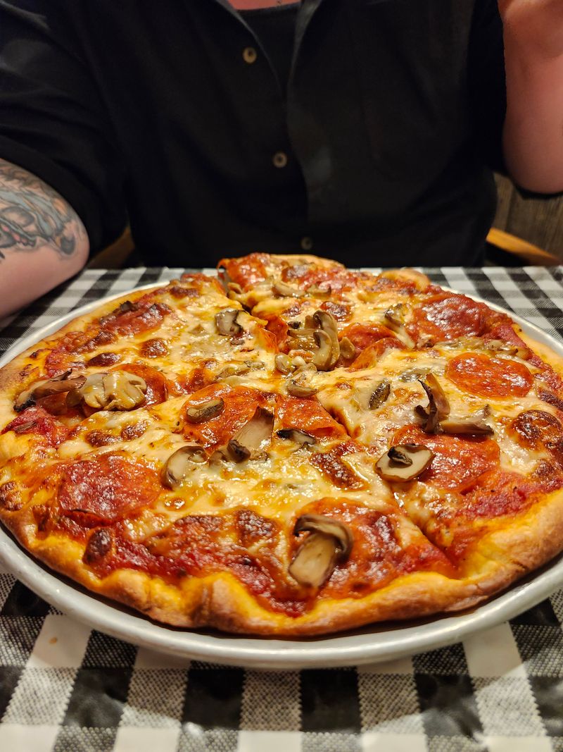 Mama Santa’s Restaurant & Pizzeria, Cleveland