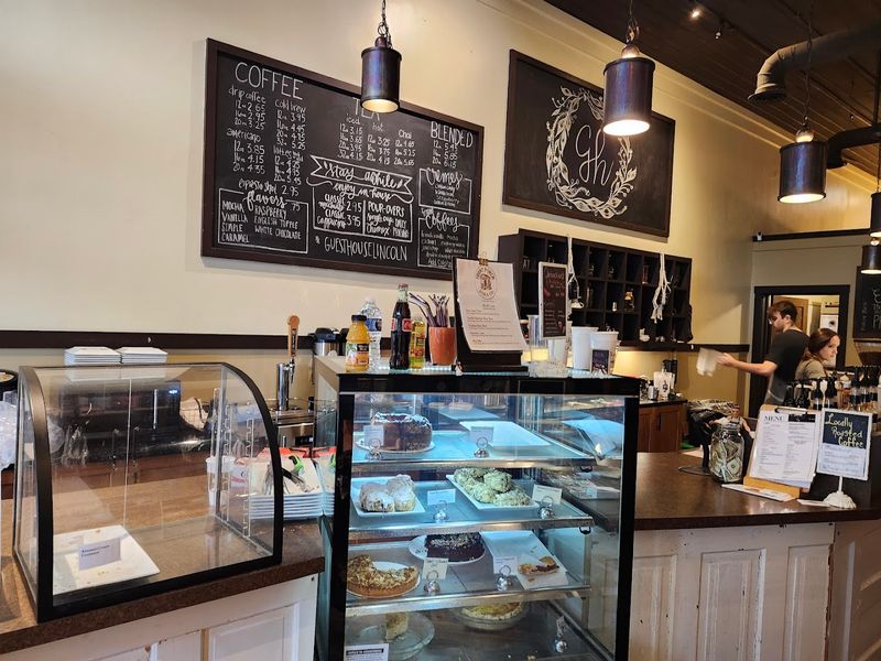 Guest House Coffee and Pastries, Lincoln