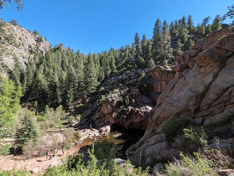 Guffey Gorge, Paradise Cove