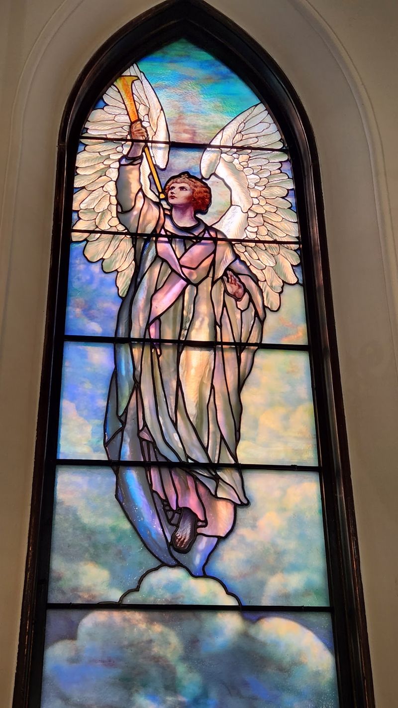 Guided Tiffany Window Tours Worth Taking
