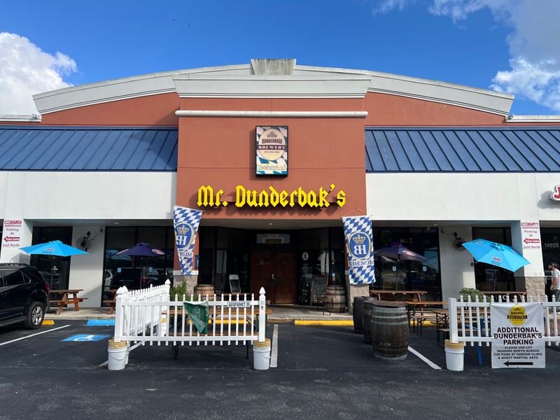 Mr. Dunderbak's Restaurant & Brewery – Tampa