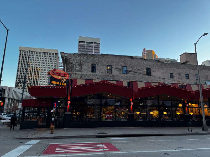 Sam’s No. 3 (Downtown)