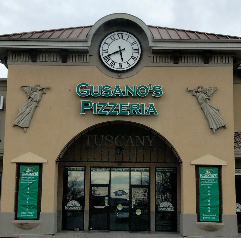 Gusano's Chicago-Style Pizzeria, Fayetteville