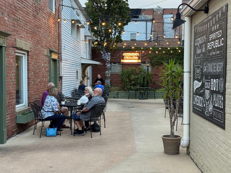 Guzzardo's Italian Villa, Lincoln