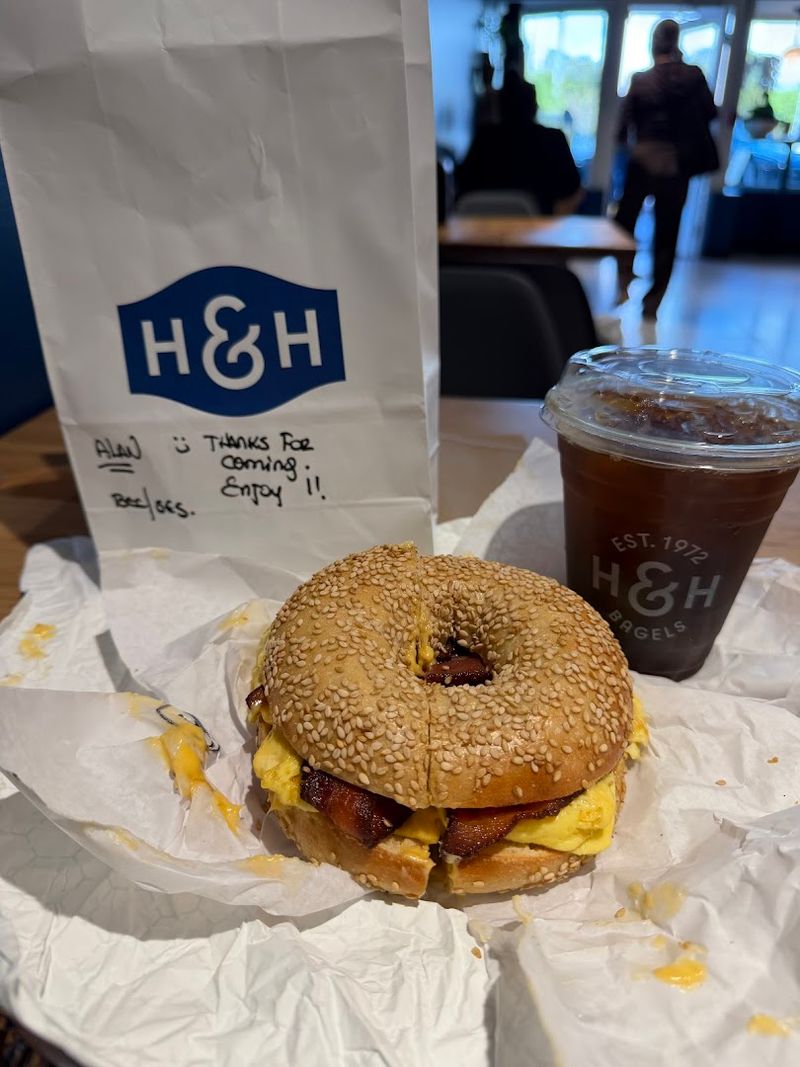 H & H Bagels & Bakery, Miami Beach