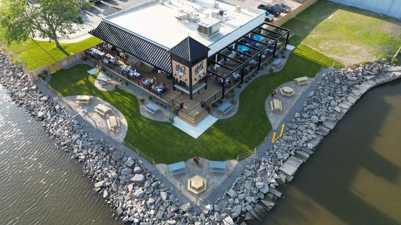 H2O's Waterside Grill