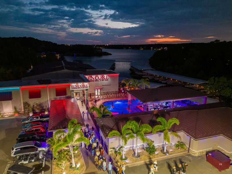The Encore Lakeside Grill & Sky Bar (Lake Ozark)
